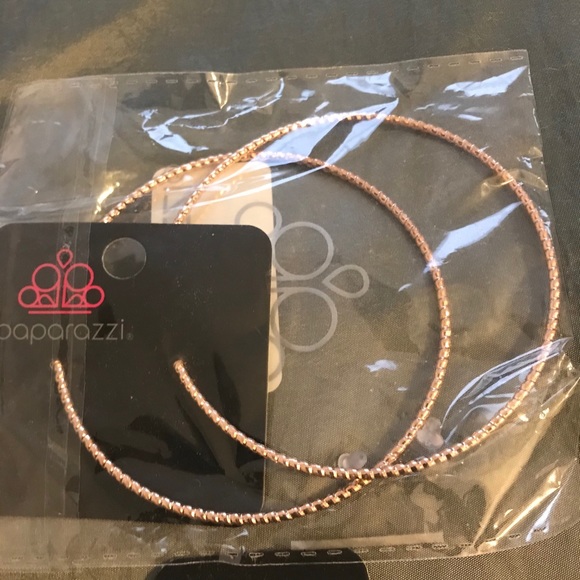 Paparazzi - 3 earrings, 1 bracelet - Picture 4 of 5